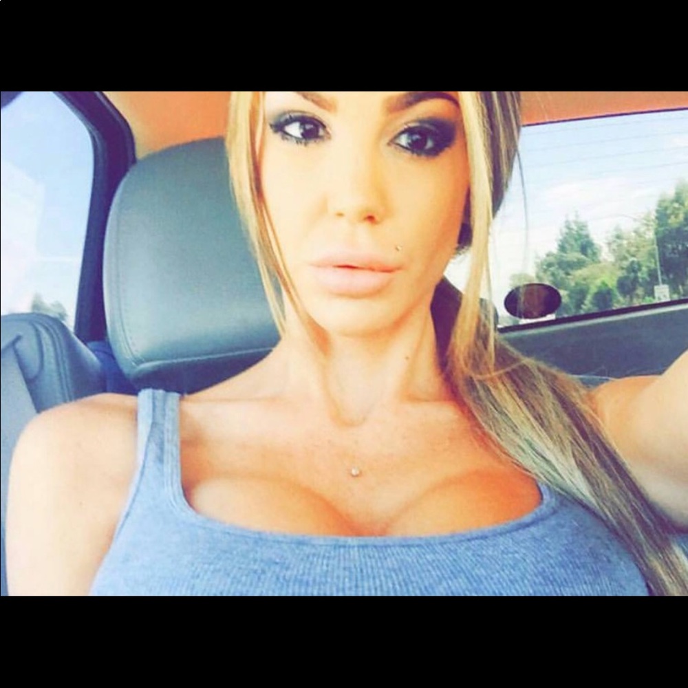 Meet your Posher, Ally